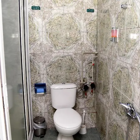 Santa Guest house 2*